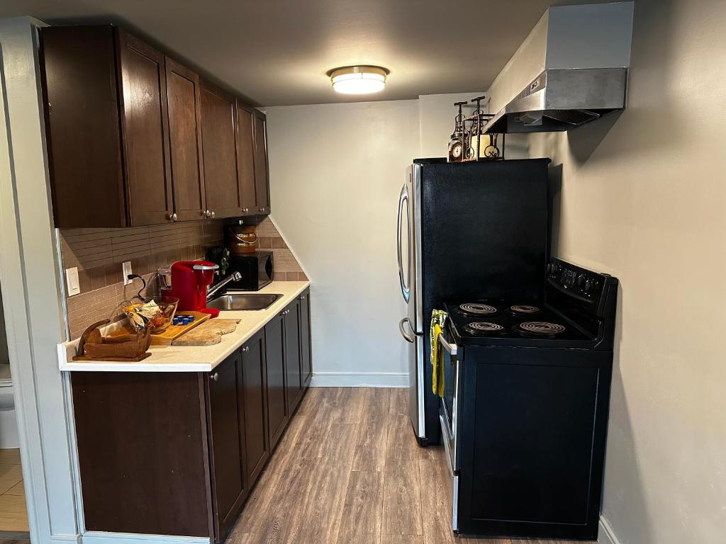 Φωτογραφία από το άλμπουμ του 1 Bedroom Suite King Bed Central Beamsville Lincoln σε Beamsville