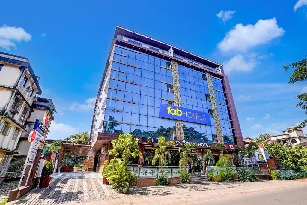 Tòa nhà nơi khách sạn tọa lạc