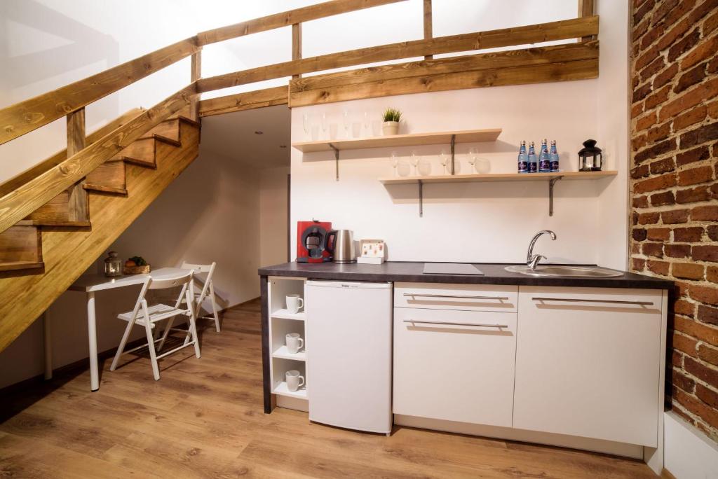 Cracow Rent Apartments - spacious apartments for 2-7 people in quiet area - Kolberga Street nr 3 - 10 min to Main Square by foot - Duplex Apartment