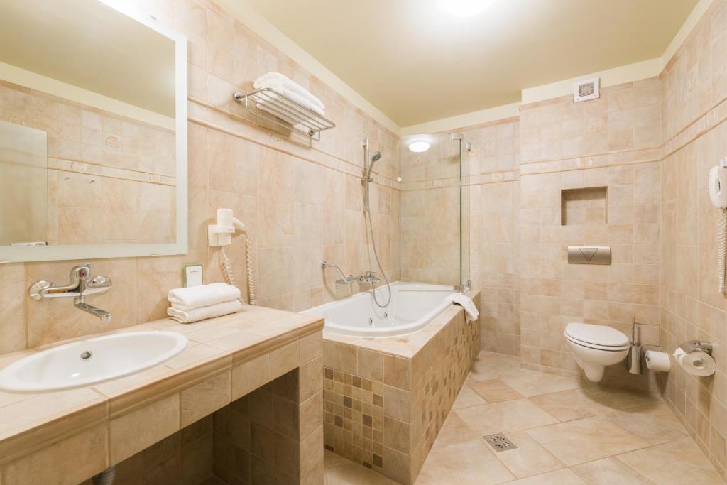 Koupelna v ubytování Hotel Sonnenhof