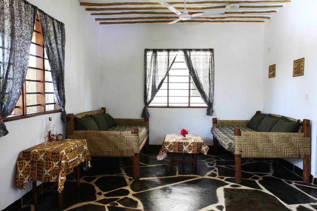 Posezení v ubytování Sheba Cottages - Diani Beach