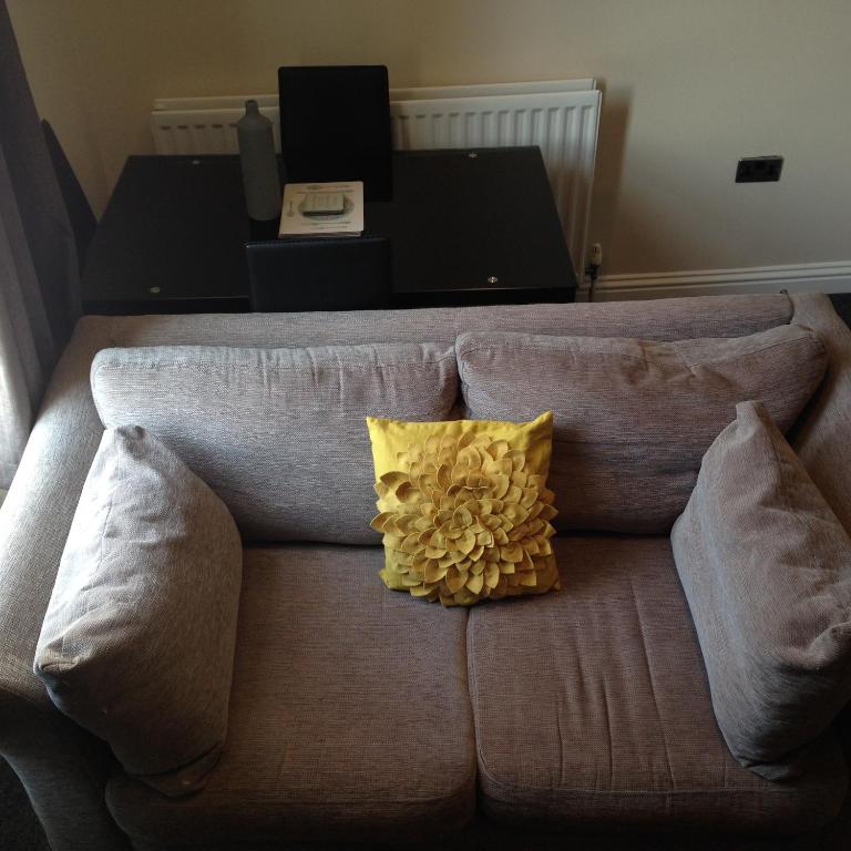 Flex Lets - Azalea Terrace Apartments - Two-Bedroom Apartment