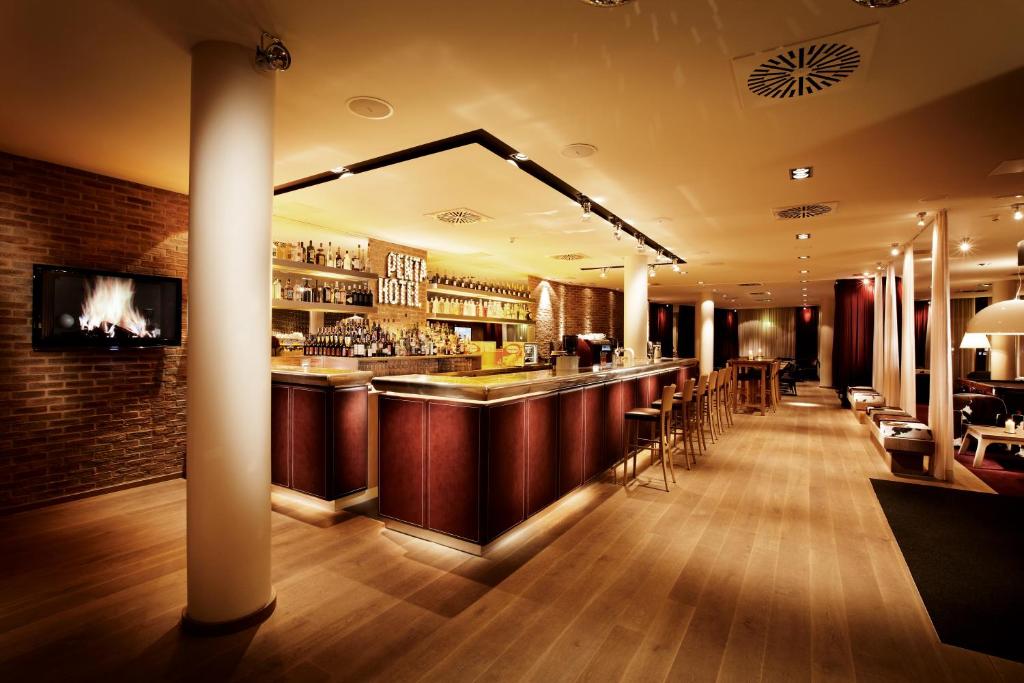 Lounge nebo bar v ubytování pentahotel Kassel
