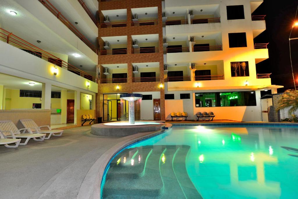 Bazén v ubytování Hotel La Aldea nebo v jeho okolí