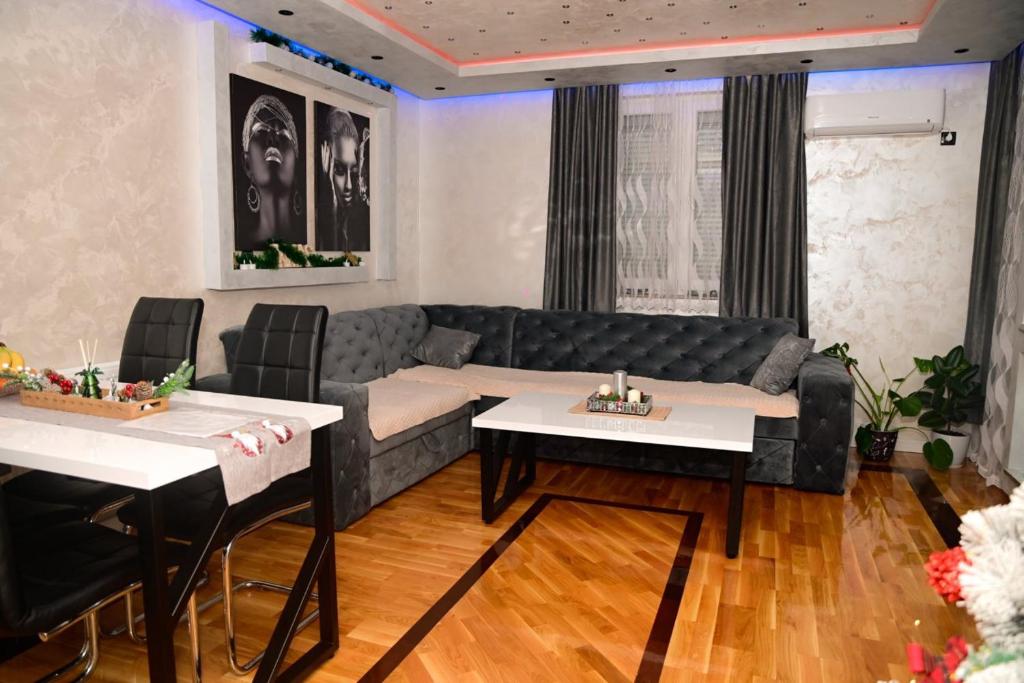 Χώρος καθιστικού στο NelaLux