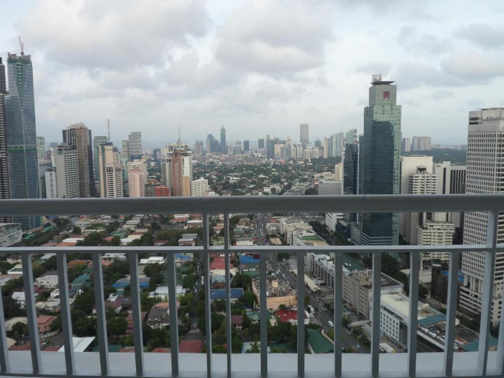 All At Jazz - Makati Serviced Apartments - Balkonlu Deluxe Daire