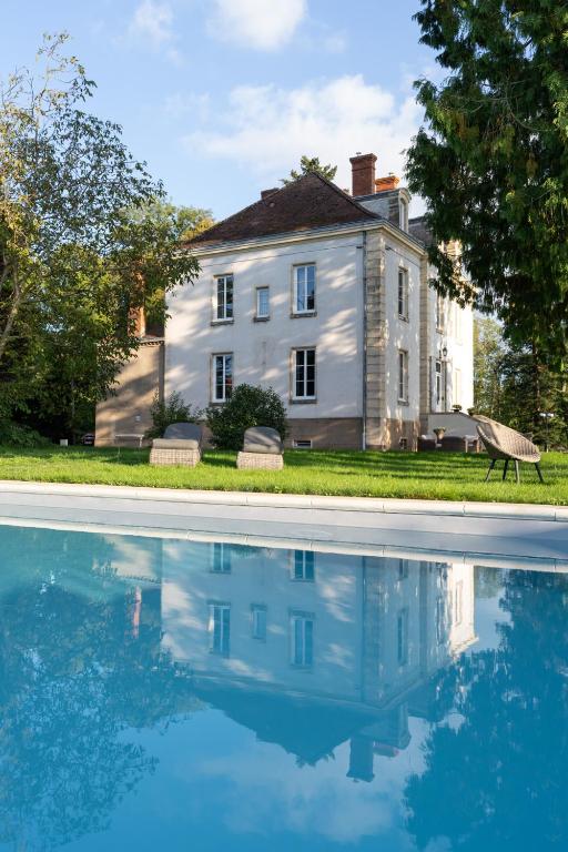 Piscina a CLOS MARIE o a prop