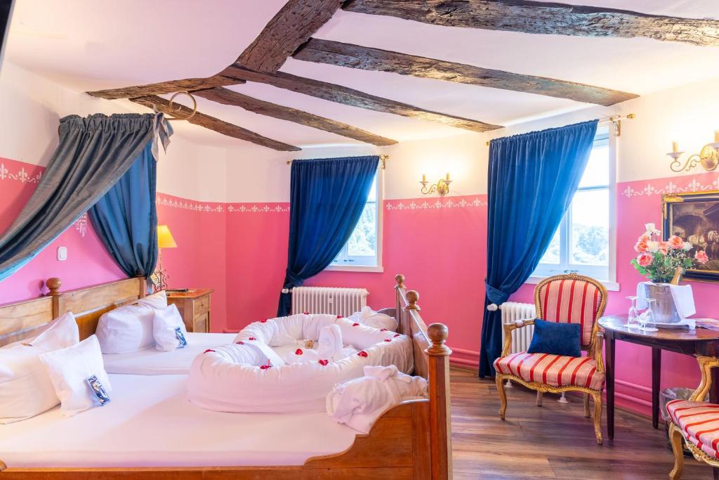 Hotel Burg Trendelburg - Double Room In Fairy Tale Tower