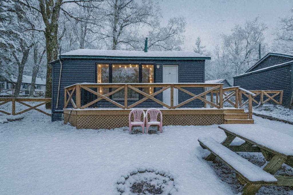 Το 2-Bedroom Cottage #10 - Pitch Pine τον χειμώνα