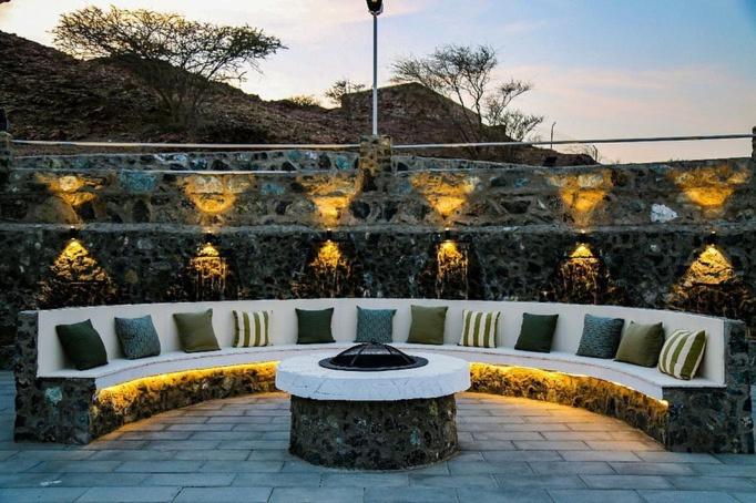 Posezení v ubytování Hatta Valley Villa with Private Pool Farmstay Activities Mountain Views