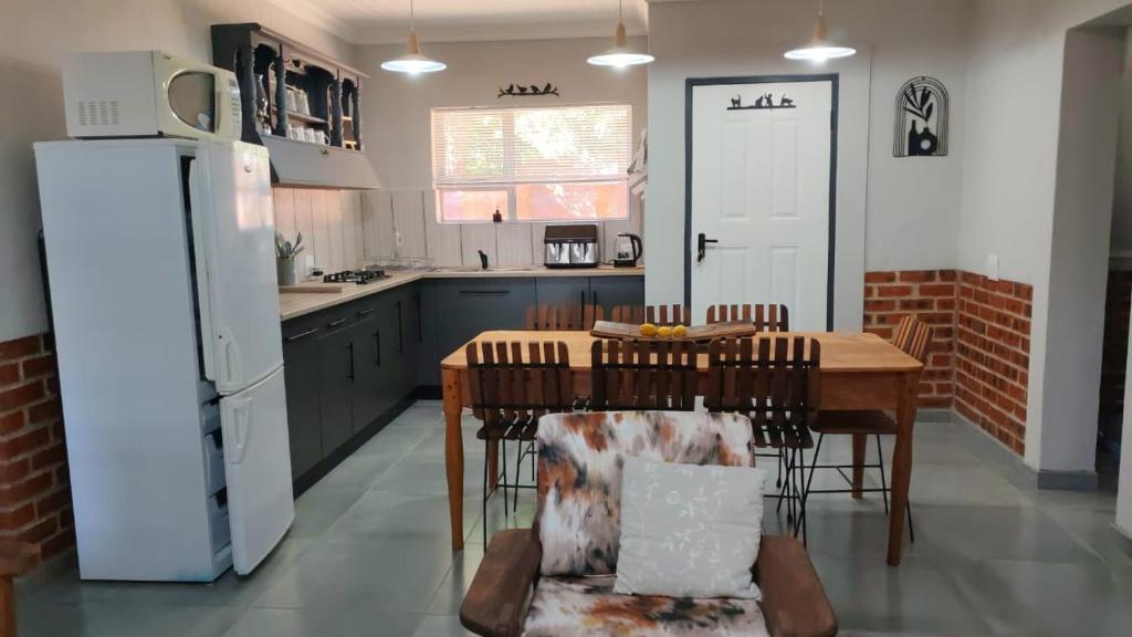 Küche/Küchenzeile in der Unterkunft Bed In Die Boord