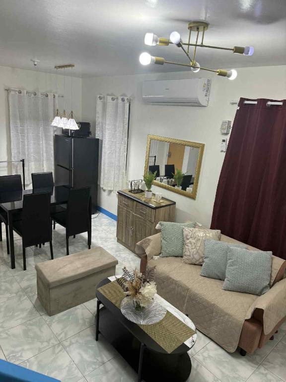 Χώρος καθιστικού στο Joy's Home Rental