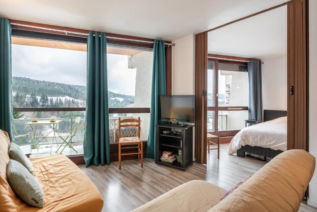 En generel udsigt til bjerge eller udsigt til bjerge taget fra feriehuset