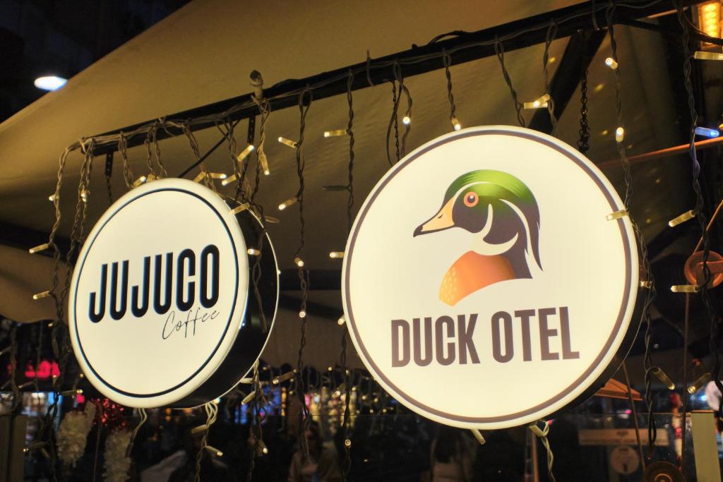 Certifikát, hodnocení, plakát nebo jiný dokument vystavený v ubytování Duck Otel