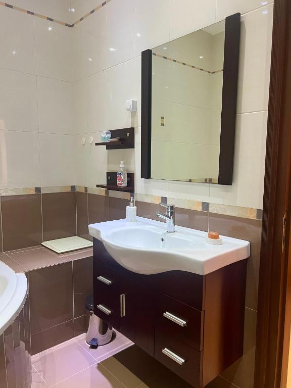 Ένα μπάνιο στο Ambrozia