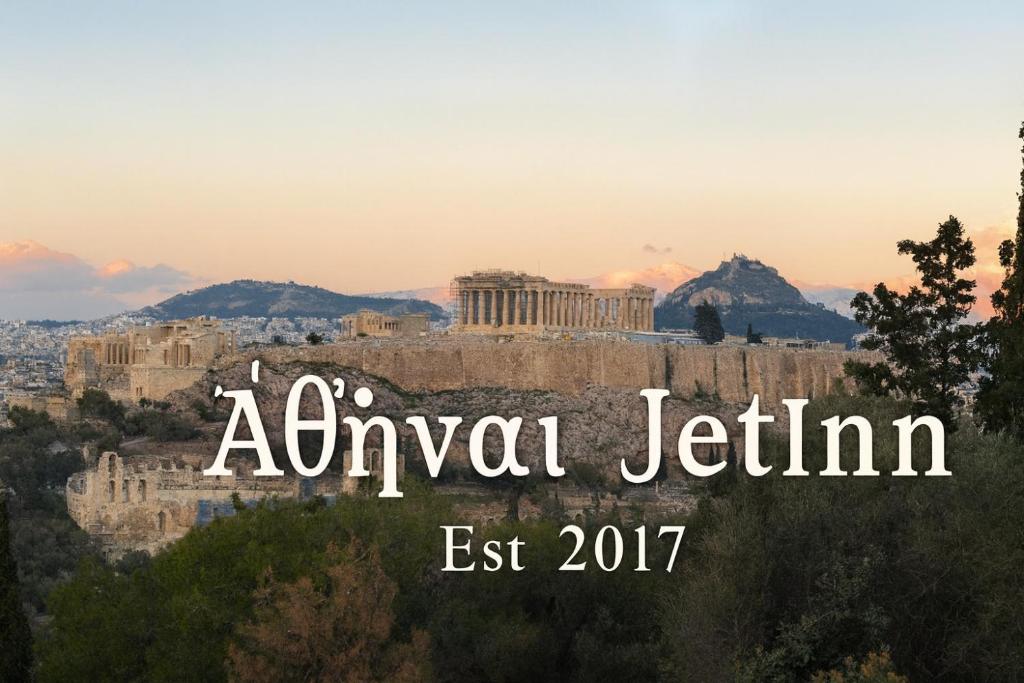 Nespecifikovaný výhled na hory nebo výhled na hory při pohledu z penzionu