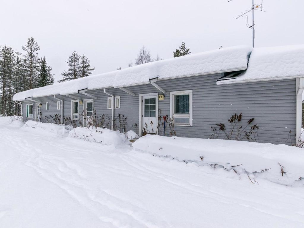 Το Holiday Home Kotipaljakka a3 by Interhome τον χειμώνα