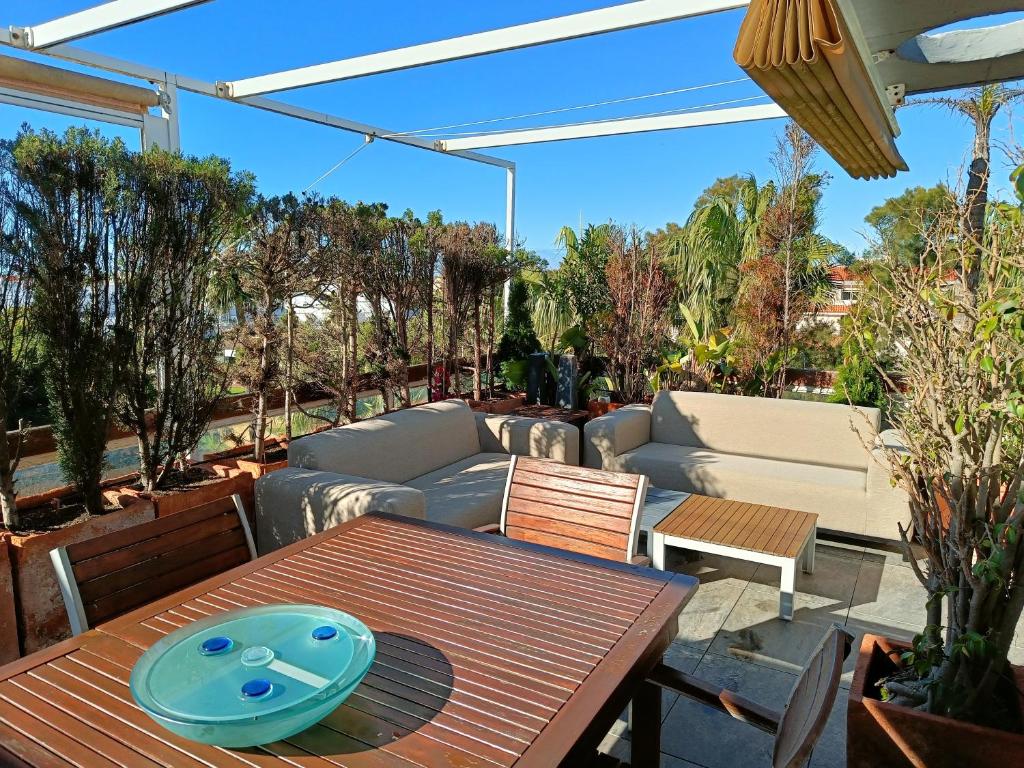 En have udenfor artQhost Costa Ballena Penthouse Ocean and Golf views & Free Parking