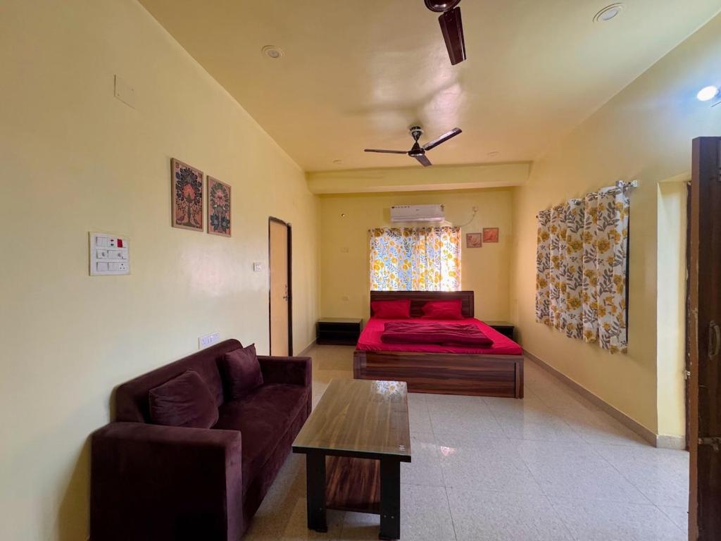 Khu vực ghế ngồi tại Studio 403 Fresh space with kitchen