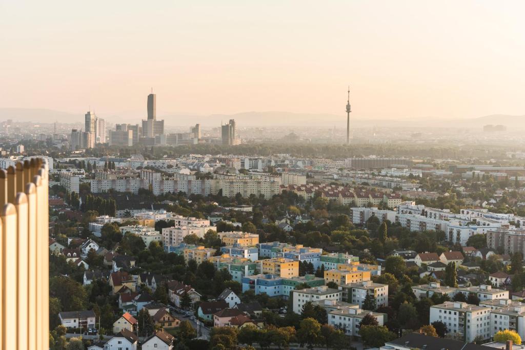 Nespecifikovaný výhled na destinaci Vídeň nebo výhled na město při pohledu z apartmánu