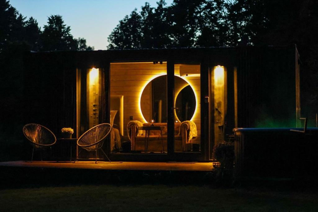 Φωτογραφία από το άλμπουμ του Reborn Cabins σε Pabaži