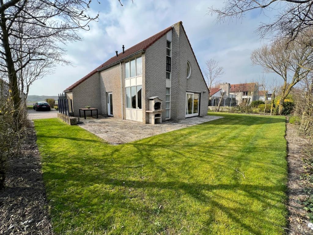 Tòa nhà nơi nhà nghỉ dưỡng tọa lạc