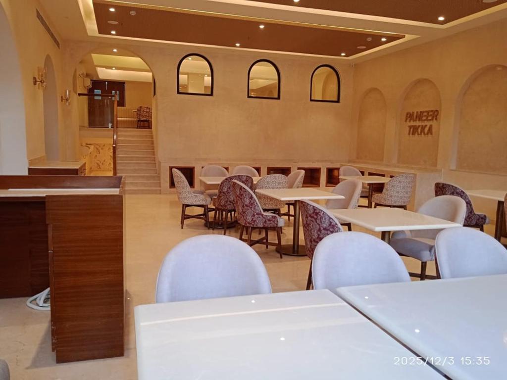 Posezení v ubytování Sterling Saryu Ayodhya