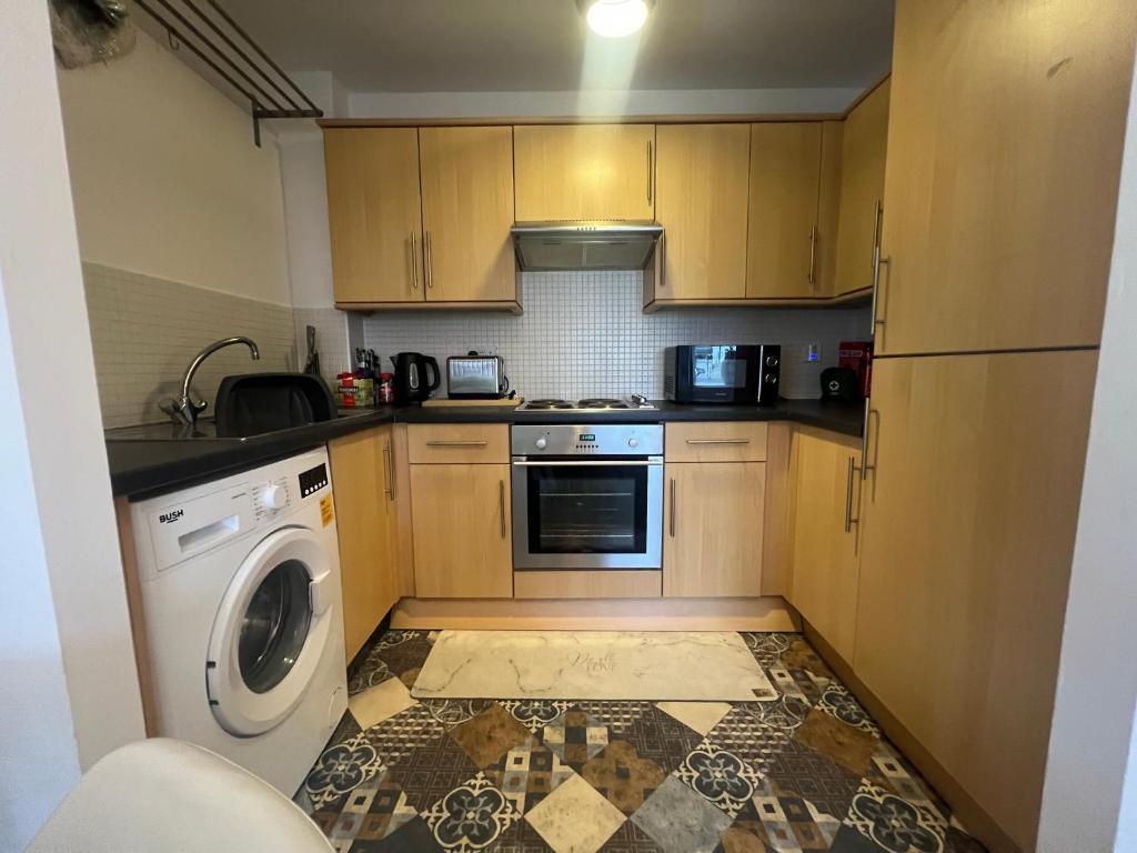 Ayr Cozy Corner Apartment - One-Bedroom Apartment