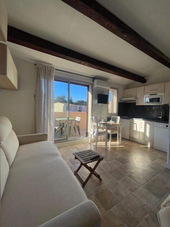 Appartement Pinède Piscine Clim proche Plage du village naturiste