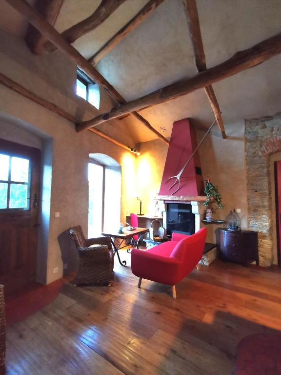 Un lugar para sentarse en Gite rustique de charme chez Santa é Pasquà