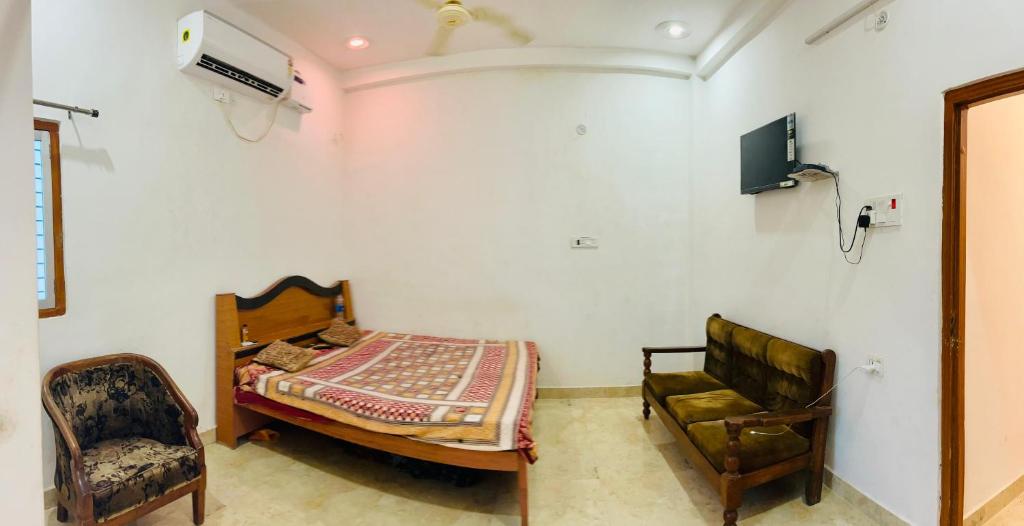 Gallery image of Ayushman place in Barāgaon