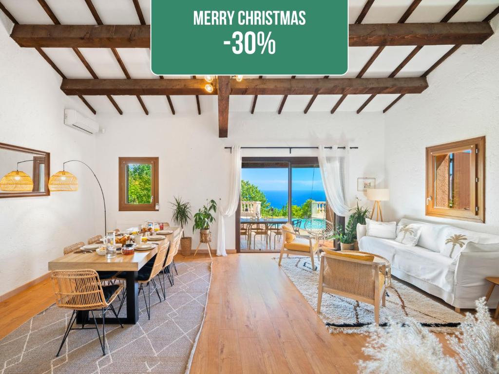 Χώρος καθιστικού στο Villa Horizon - PREMIUM EXPERIENCE - Sea view - 5min from Monaco - Ideal Groups&Families - Chimney - Parking - Private Garden - Calm