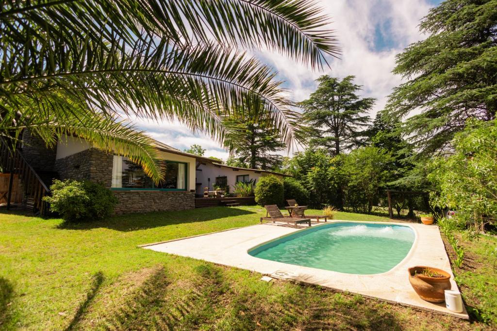 Κήπος έξω από το El Piul Posada Serrana