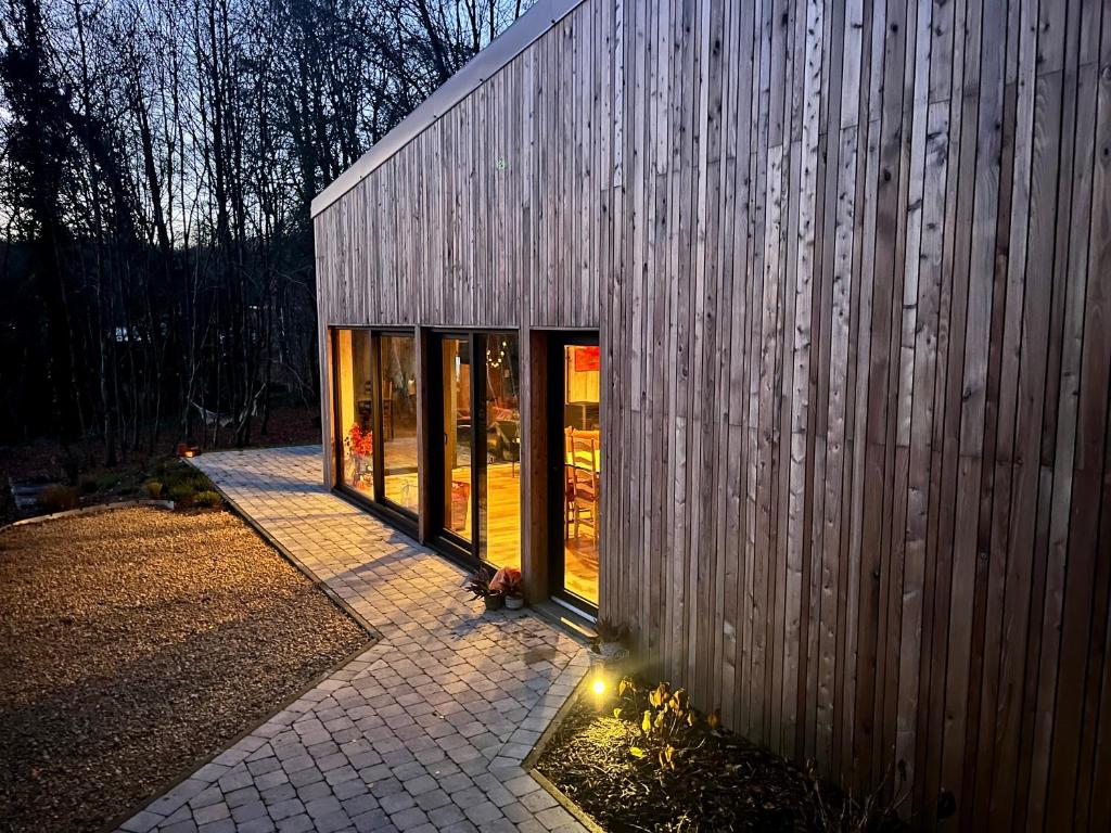 Budova, kde se chata nachází