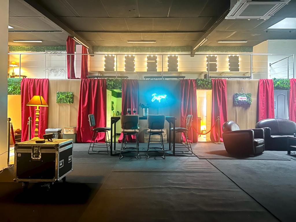 Et opholdsområde på Loft Jaspar Studio - 200m2 pour groupes près de Paris