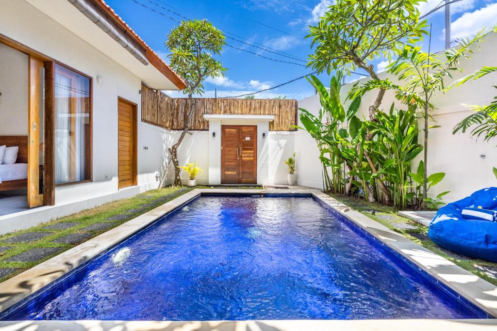Бассейн в The Wina Ambengan Canggu by Exotic Bali Properties или поблизости