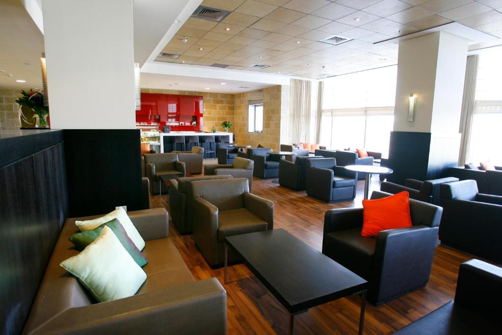 Posezení v ubytování Ein Kerem Hotel