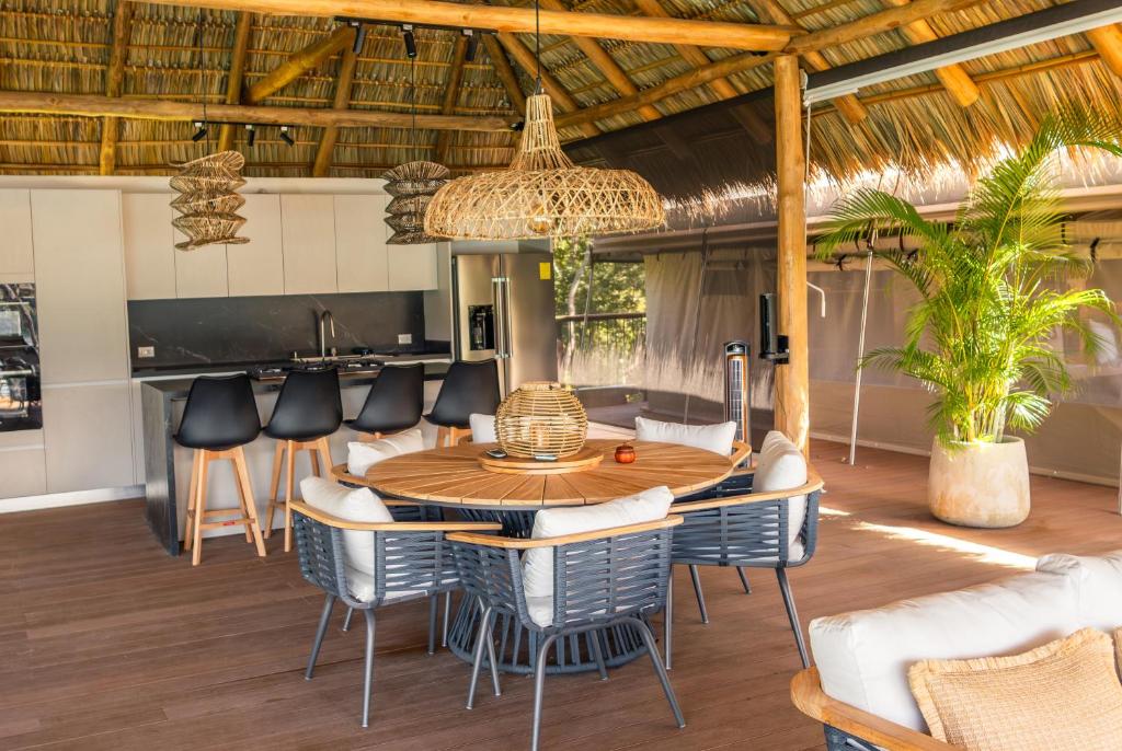 Isla Chiquita Glamping Hotel - Casita Ocean View With A/C