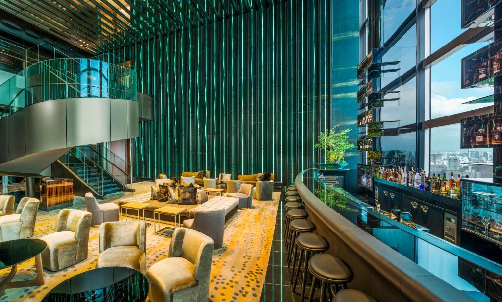 Posezení v ubytování The Prince Gallery Tokyo Kioicho, a Luxury Collection Hotel