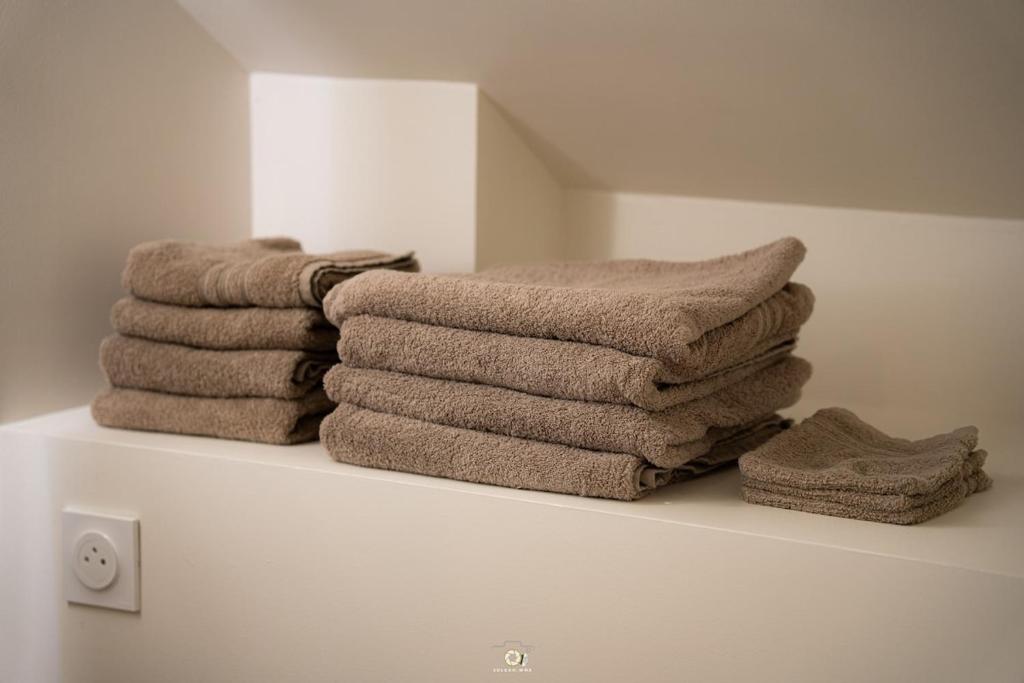 Φωτογραφία από το άλμπουμ του Appartement proche gare, vue Basilique, parking σε Lisieux