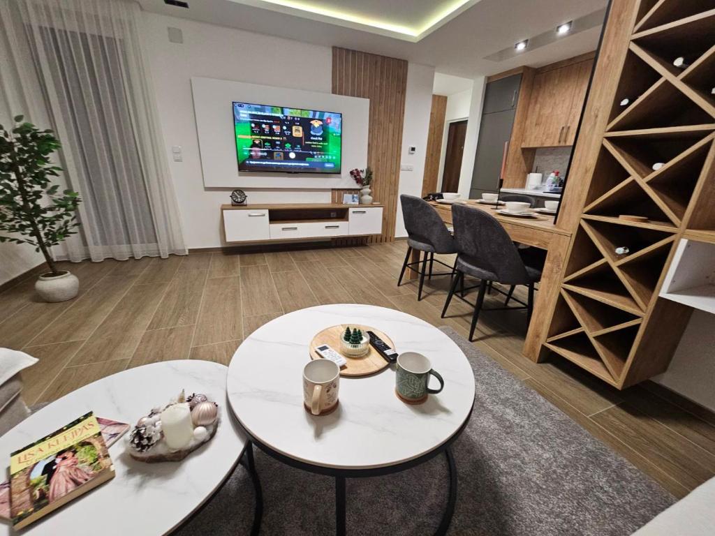 Φαγητό σε αυτό το διαμέρισμα ή κάπου εκεί κοντά