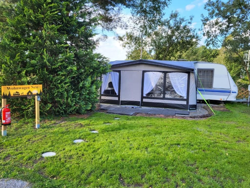 Κήπος έξω από το Wohnwagen Nele