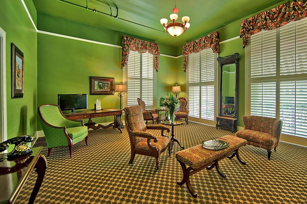 Menger Hotel photo