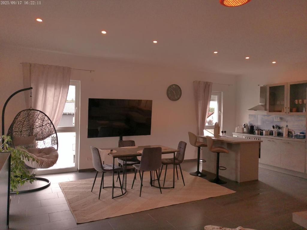 Η κουζίνα ή μικρή κουζίνα στο Neu gebaut - Modern - Apartments - Boardinghouse Weiße Taube