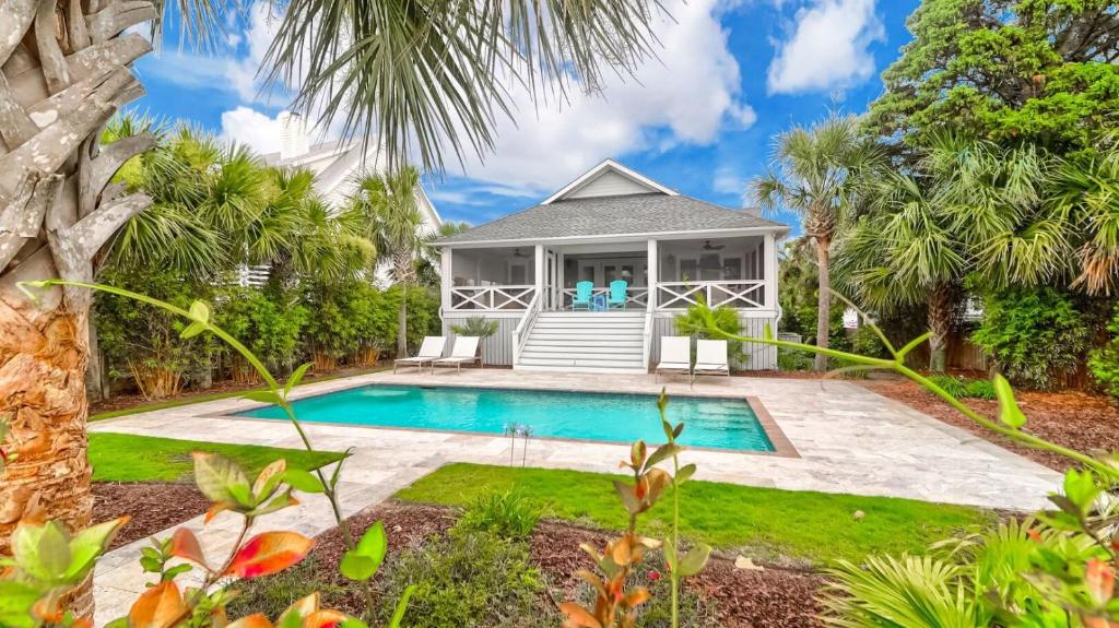 Bazén v ubytování 302 Charleston by AvantStay Stunning Private Pool nebo v jeho okolí