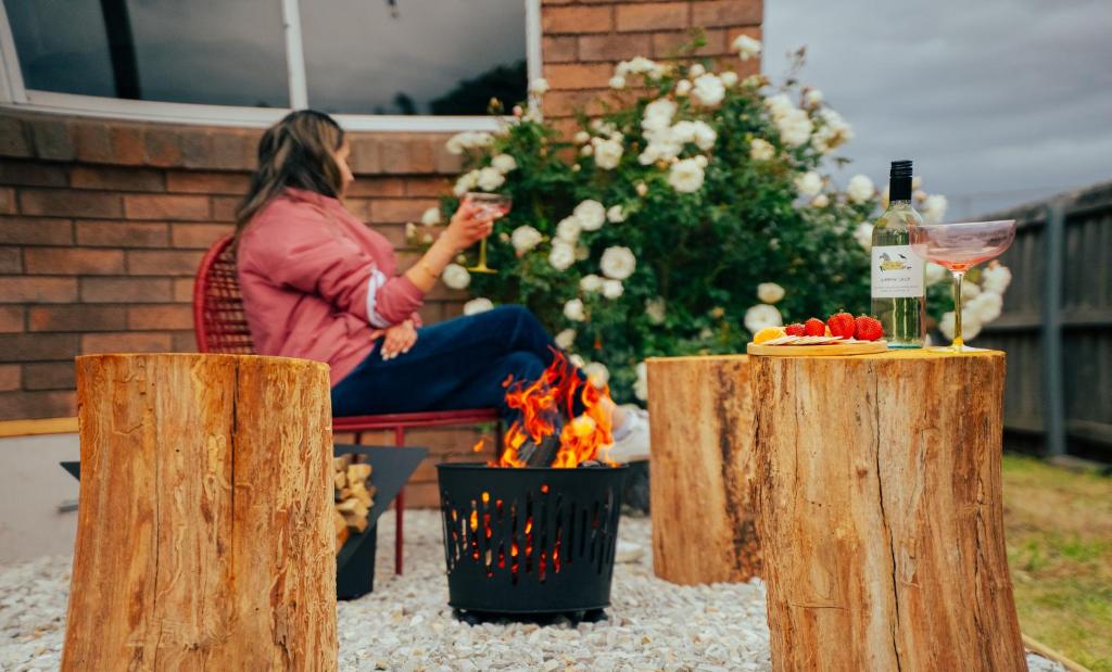 Επισκέπτες που μένουν στο Hobart Family Retreat with Spa and Backyard Near Airport