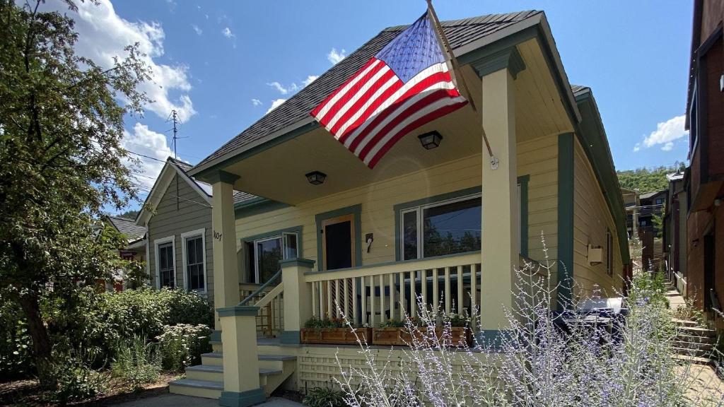 Το κτήριο όπου στεγάζεται  η παραθεριστική κατοικία