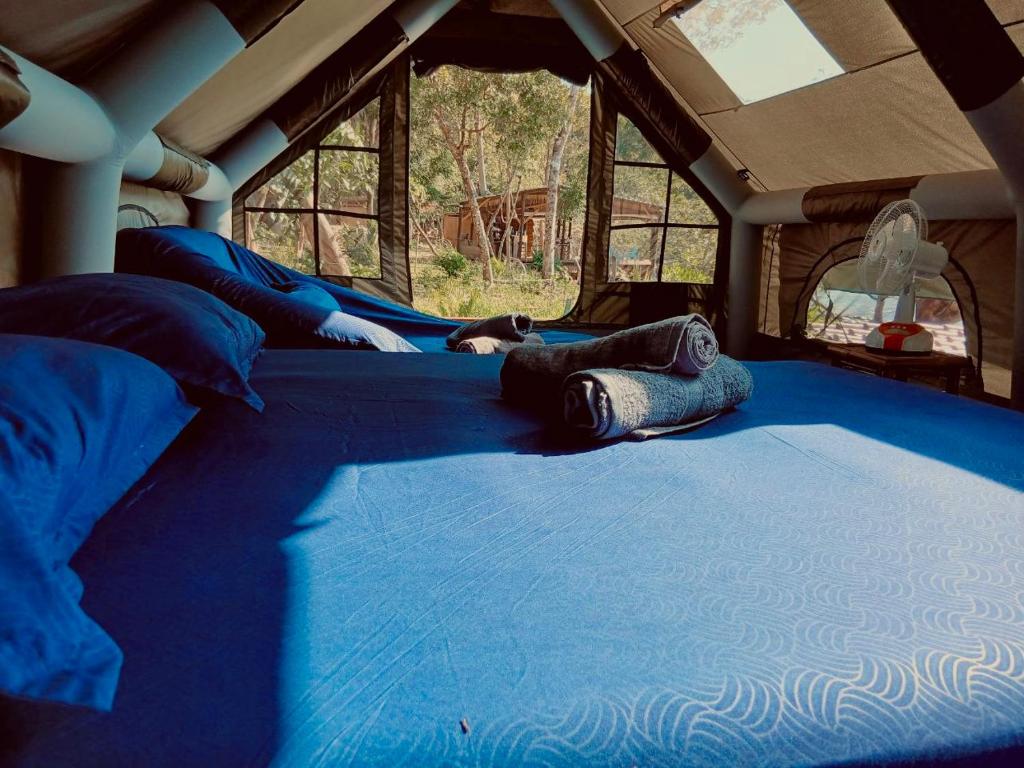 Postel nebo postele na pokoji v ubytování Bubble Paradise, Koh ta Kiev