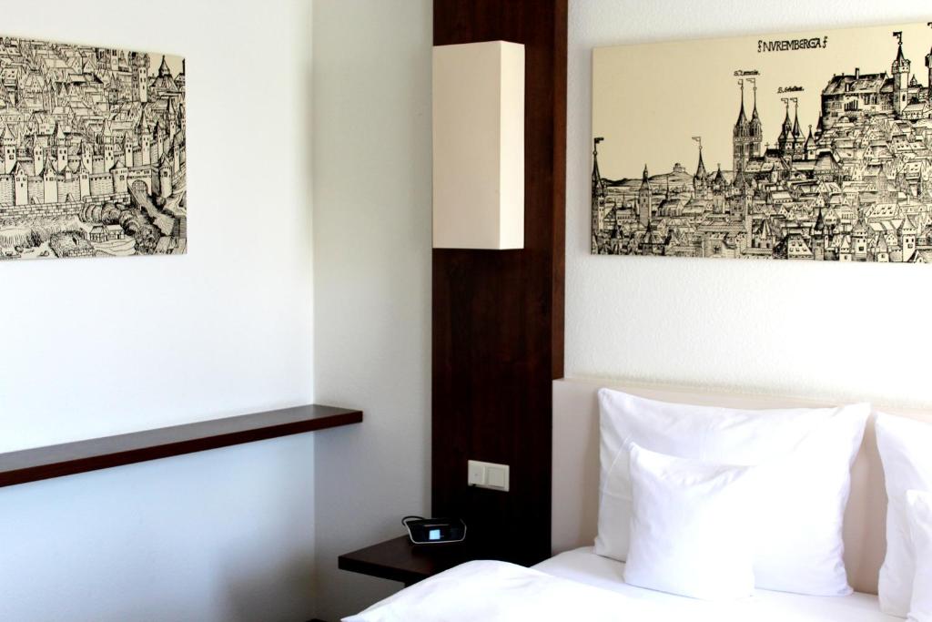 Postel nebo postele na pokoji v ubytování Best Western Hotel Nürnberg City West