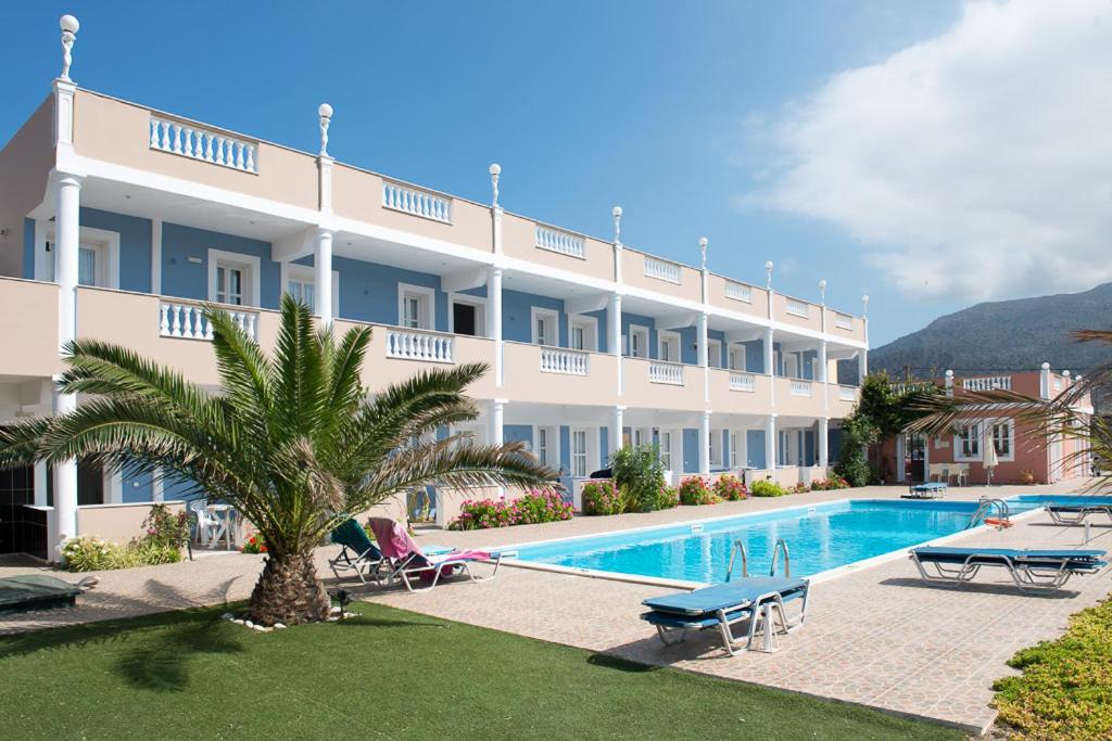 Bazén v ubytování Athena Pallas nebo v jeho okolí